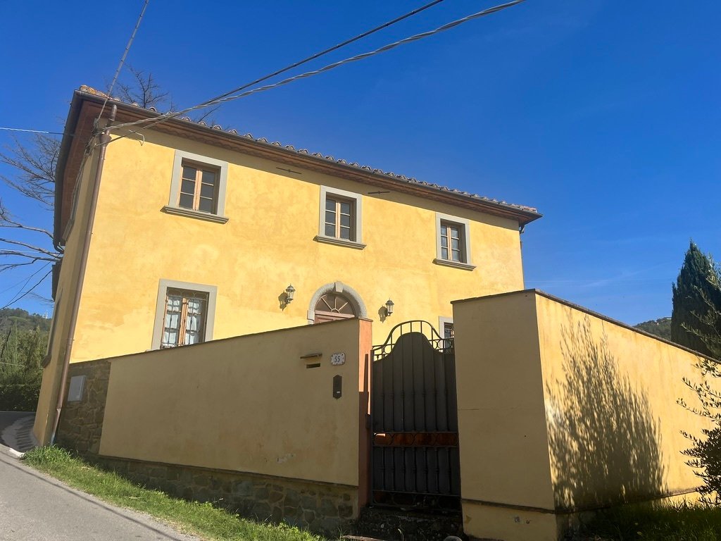 Villa in Lamporecchio, Tuscany, Italy 4 - 16553762