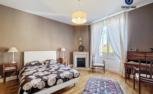 Castle for Sale in Brive-la-Gaillarde, Nouvelle-Aquitaine, France