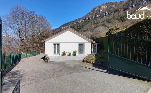 House in Lans-en-Vercors, Auvergne-Rhône-Alpes, France 1