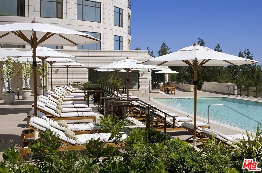 Condo in Los Angeles, California, United States 4 - 16554292