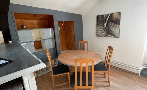 Castle for Sale in Saint-Jean-d'Angély, Nouvelle-Aquitaine, France