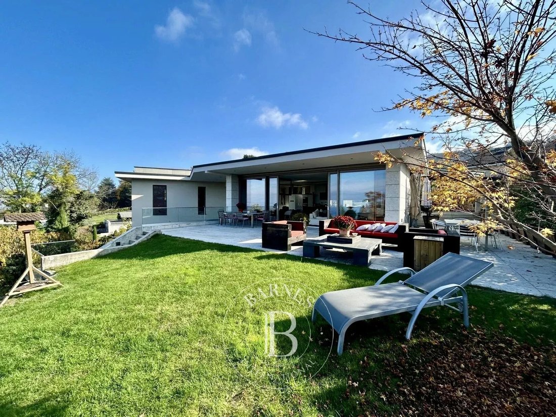 House in Evian-les-Bains, Auvergne-Rhône-Alpes, France 1 - 16545155