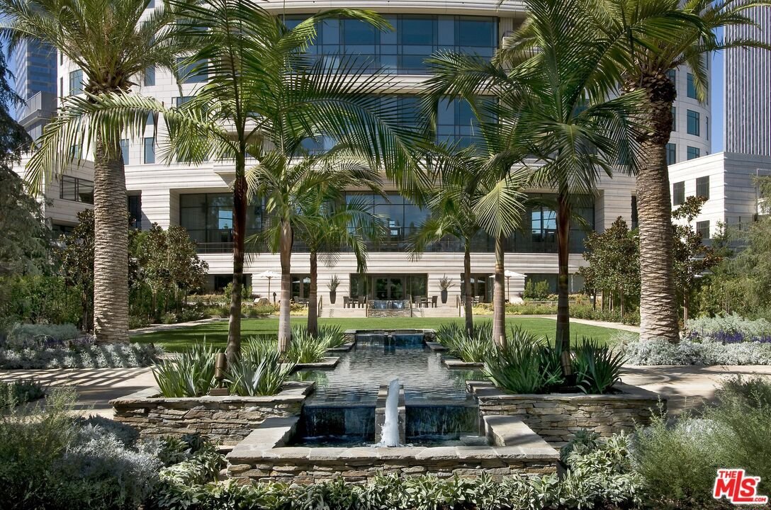 Condo in Los Angeles, California, United States 3 - 16554292