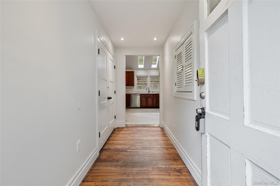 House in Spring Valley, New York, United States 2 - 15999894