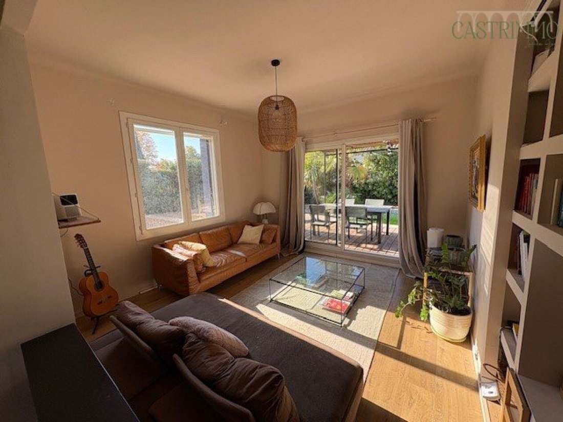 Villa in Centre Ville, Castries, France 5 - 16498014