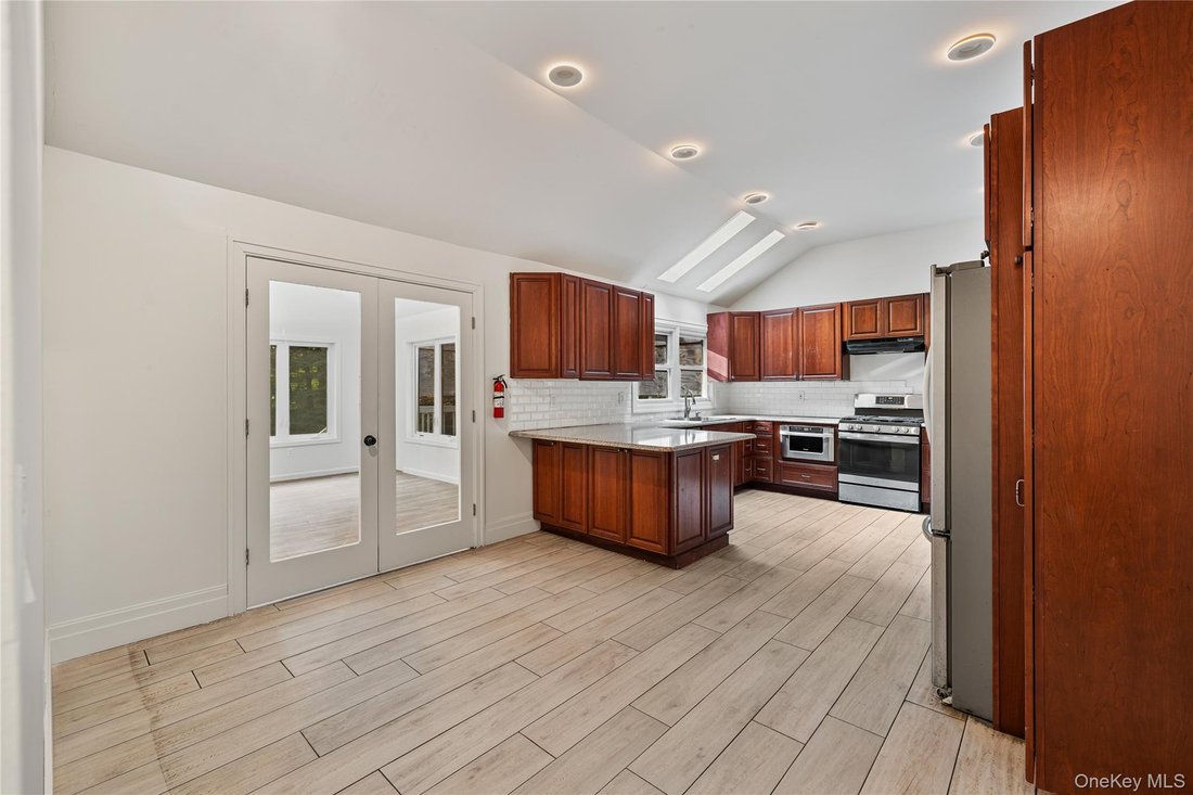 House in Spring Valley, New York, United States 5 - 15999894