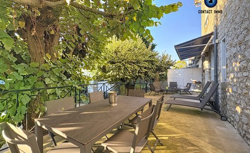 Castle for Sale in Brive-la-Gaillarde, Nouvelle-Aquitaine, France