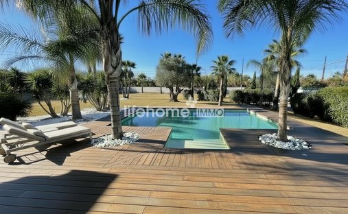 Villa in Zone Agricole, Marseillan, France 1