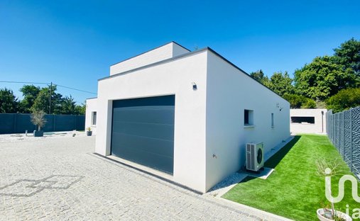 Castle for Sale in Bourges, Centre-Val de Loire, France