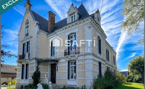 Castle for Sale in Casteljaloux, Nouvelle-Aquitaine, France - 4