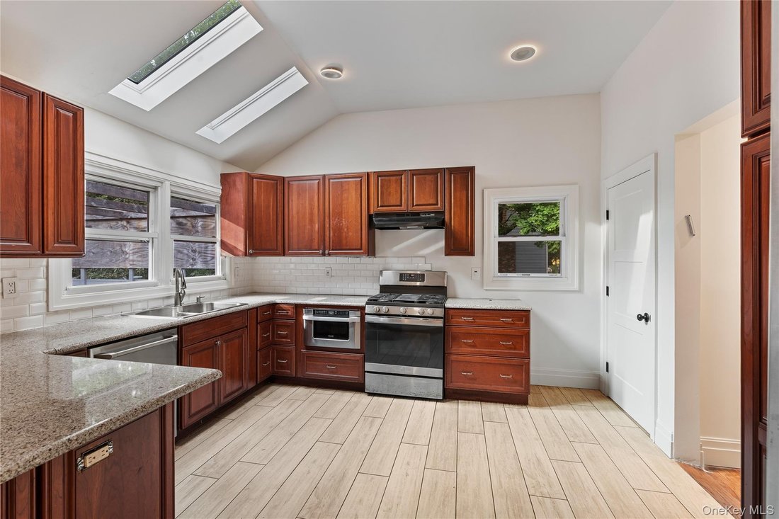House in Spring Valley, New York, United States 3 - 15999894