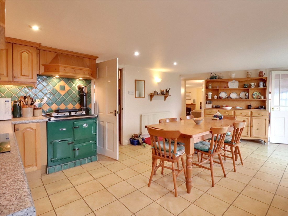 House in Frithelstockstone, England 4 - 16546843