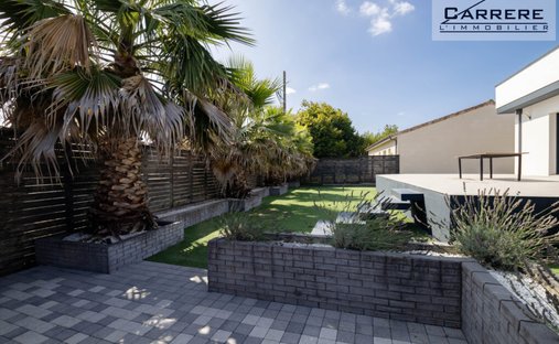 Castle for Sale in Fargues-Saint-Hilaire, Nouvelle-Aquitaine, France