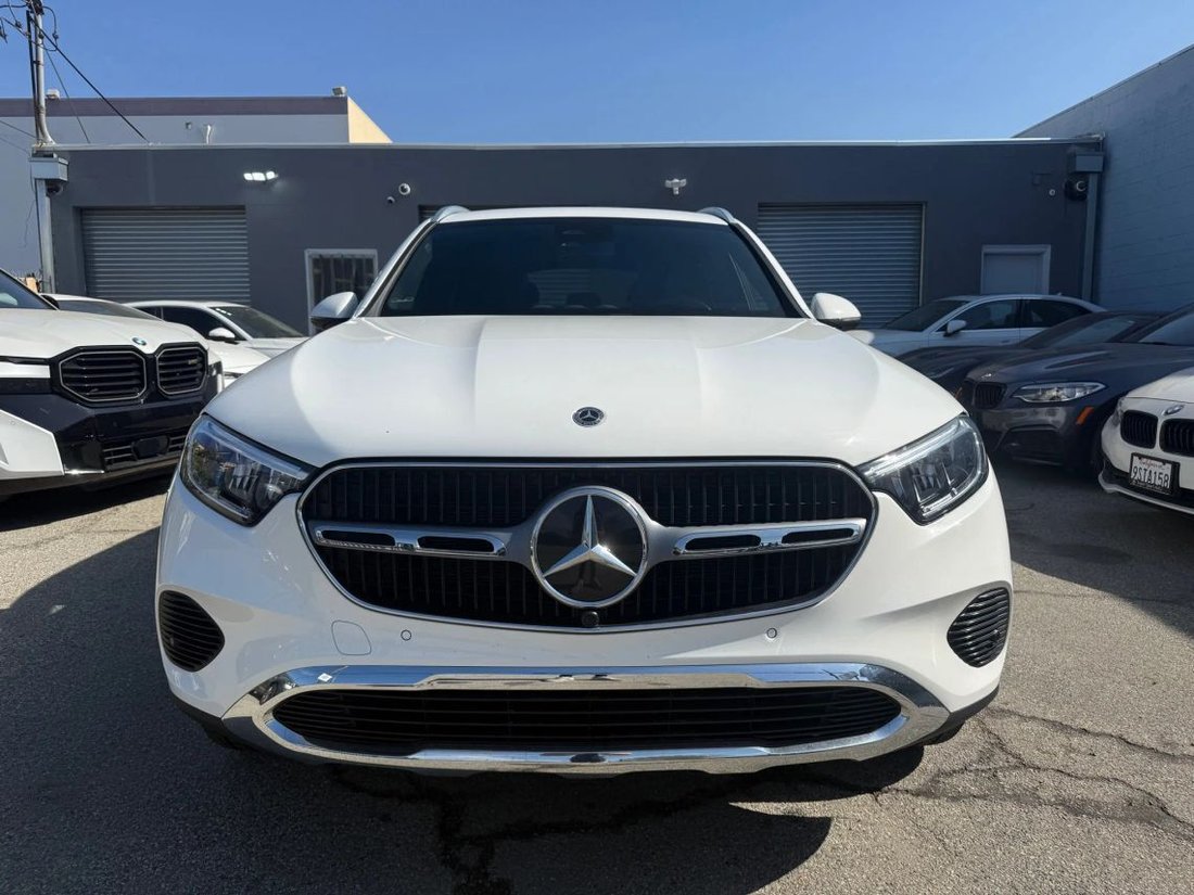 Suv in Azusa, CA, United States 2 - 16550072