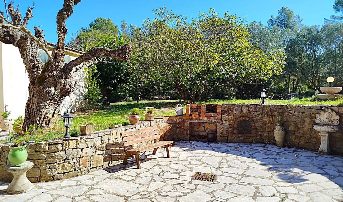House in Vaugines-Les Faisses-Peyrard, Draguignan, France 3 - 16553611