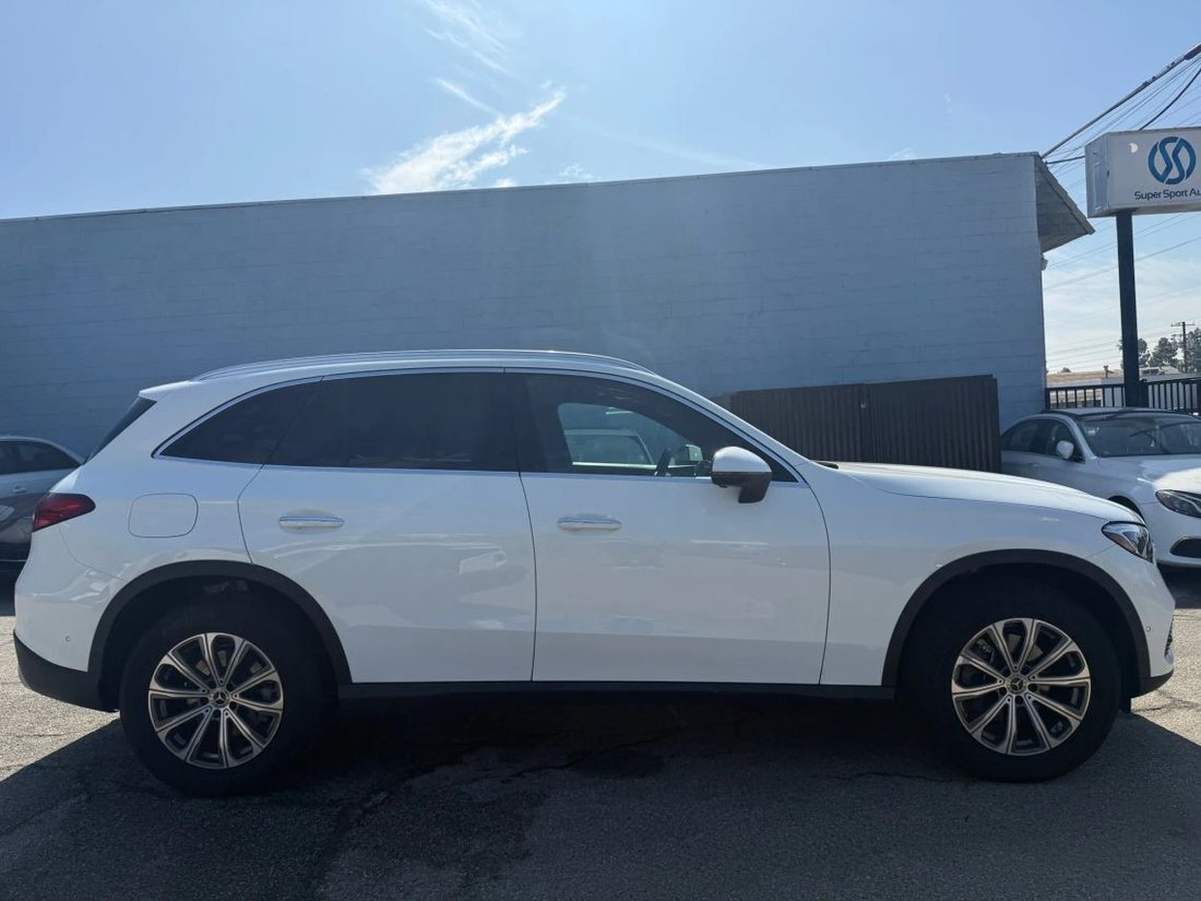 Suv in Azusa, CA, United States 4 - 16550072