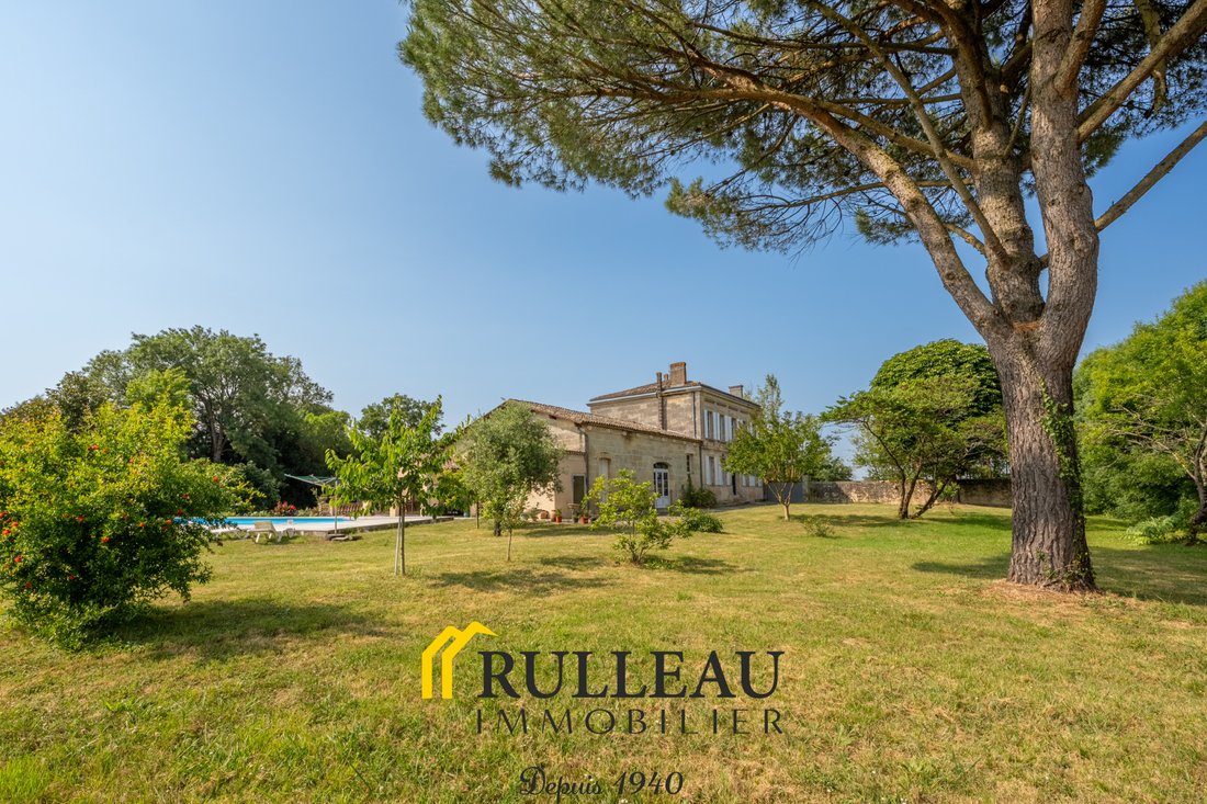 House in Ambes, Nouvelle-Aquitaine, France 2 - 16546816