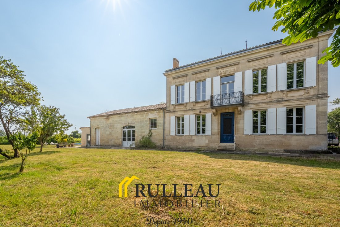 House in Ambes, Nouvelle-Aquitaine, France 1 - 16546816