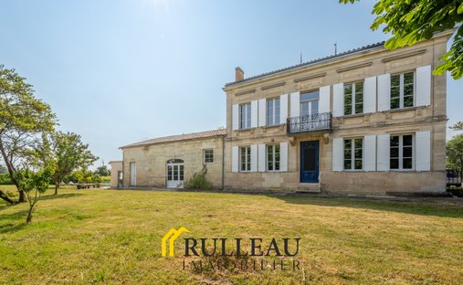 House in Ambes, Nouvelle-Aquitaine, France 1