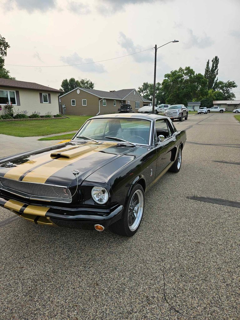 Coupe in Glendale, United States 3 - 16552318