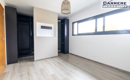 Castle for Sale in Fargues-Saint-Hilaire, Nouvelle-Aquitaine, France