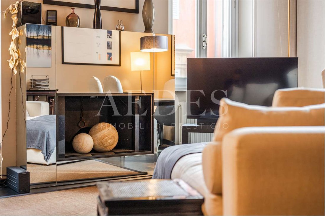 Apartment in Historic Center, Modena, Emilia-Romagna 5 - 16546938