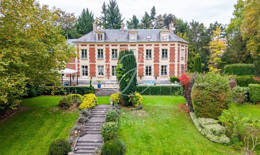 Château Chantilly 481.0 Sqm 6 Bedrooms