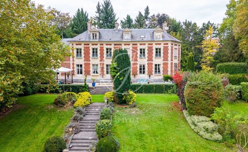 Castle in Chantilly, Hauts-de-France, France 1
