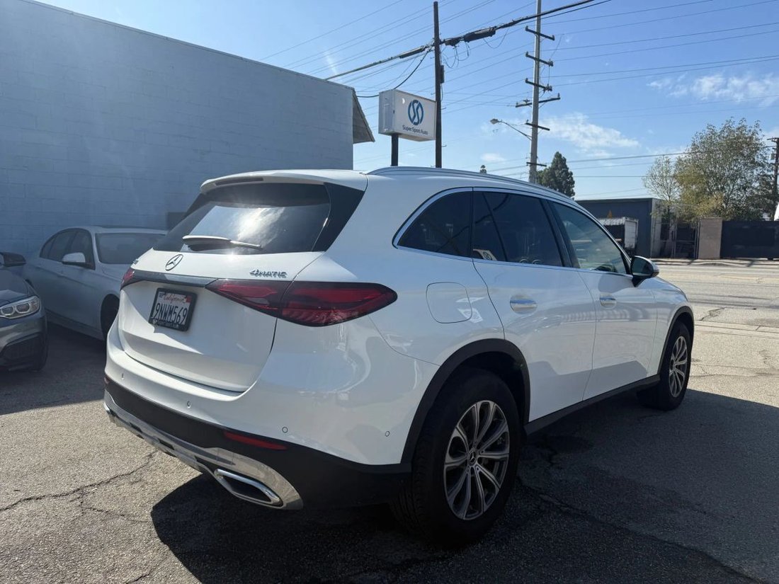 Suv in Azusa, CA, United States 5 - 16550072