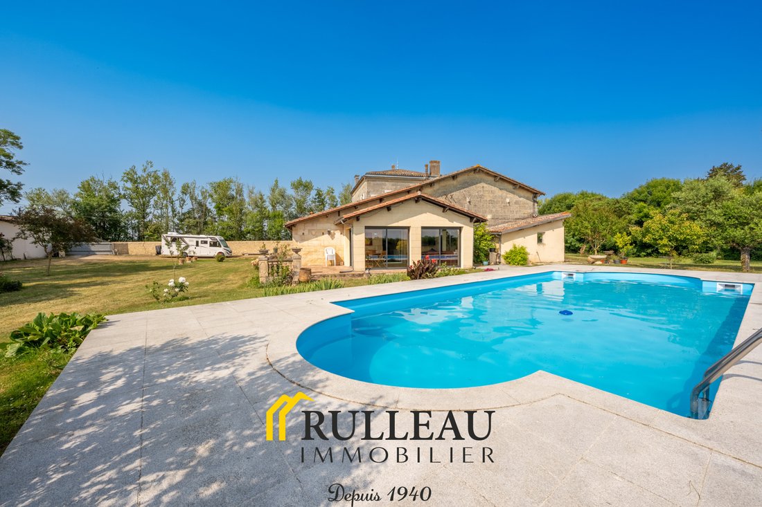 House in Ambes, Nouvelle-Aquitaine, France 4 - 16546816