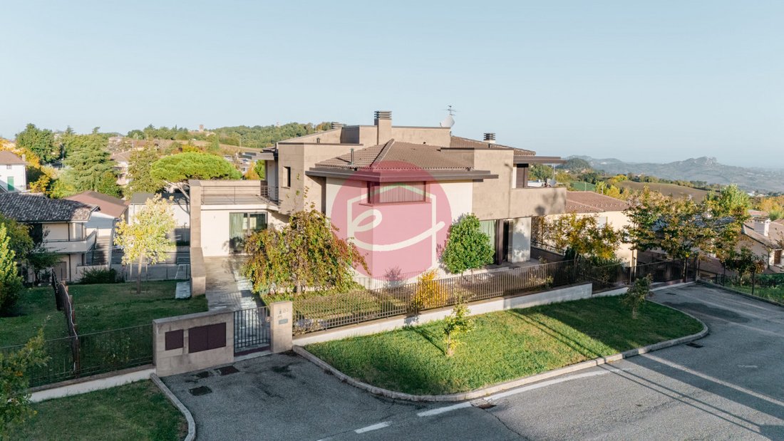 Villa in Italy 1 - 16548019
