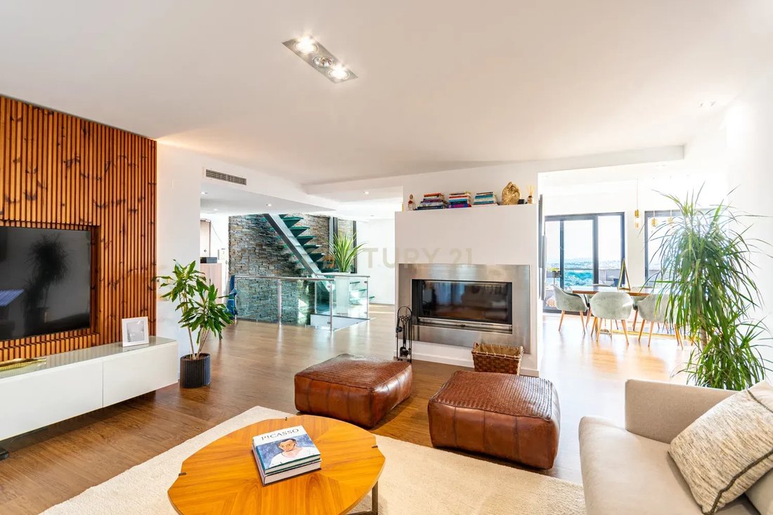 Apartment in Ramada e Canecas, Lisbon, Portugal 1 - 16547324