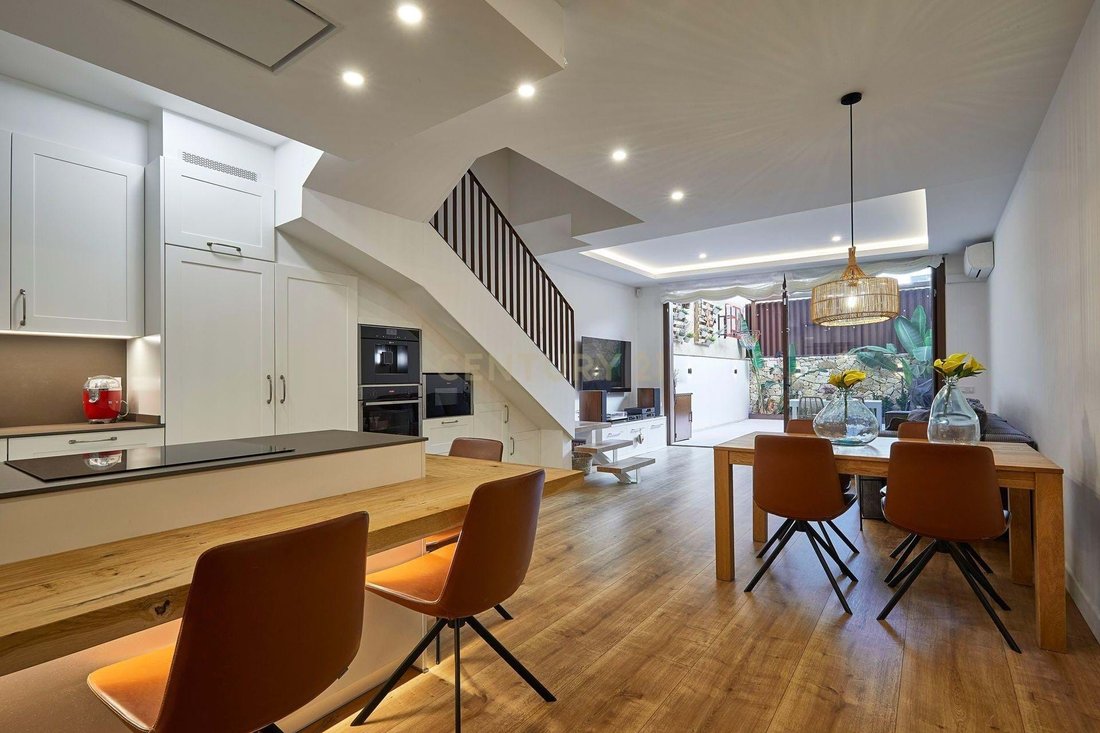 Villa in Tiana, Catalonia, Spain 5 - 16547320