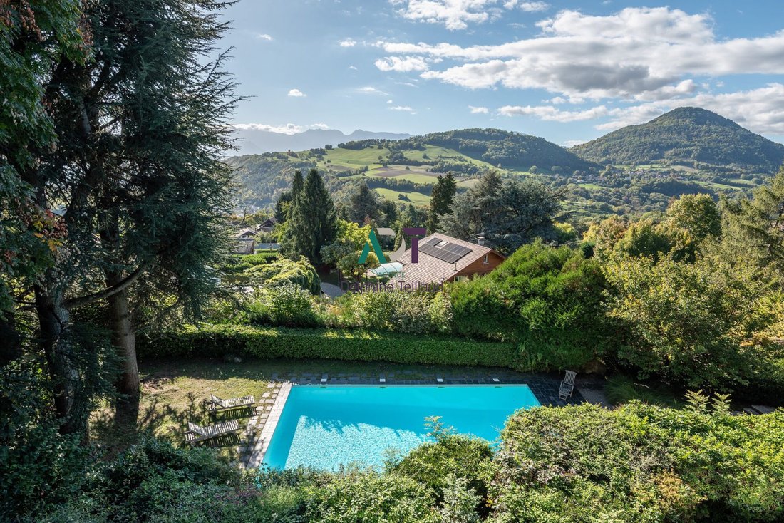 Estate in Saint-Martin-d'Uriage, Auvergne-Rhône-Alpes, France 5 - 16549512