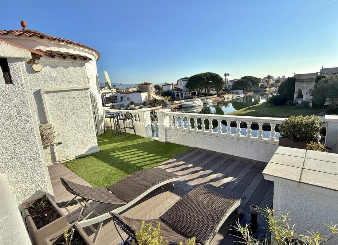 Villa in Empuriabrava, Catalonia, Spain 5 - 16544710