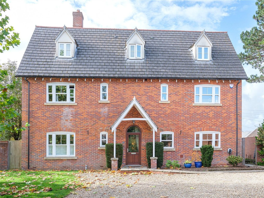 House in Swindon, England 1 - 16546854