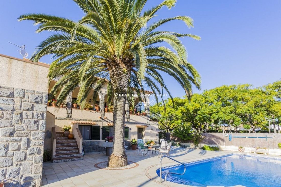 Villa in Empuriabrava, Catalonia, Spain 2 - 16544729