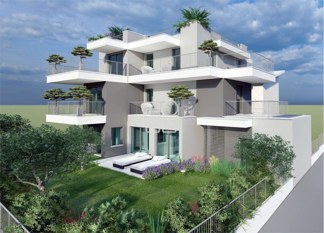 Villa in Desenzano Centro, Desenzano del Garda, Lombardy 2 - 16554233