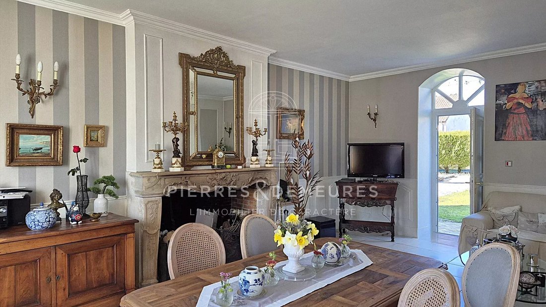 Estate in Saint-Germain-du-Puy, Centre-Val de Loire, France 5 - 16551703