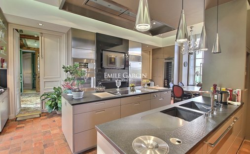 Castle for Sale in Auxerre, Bourgogne-Franche-Comté, France