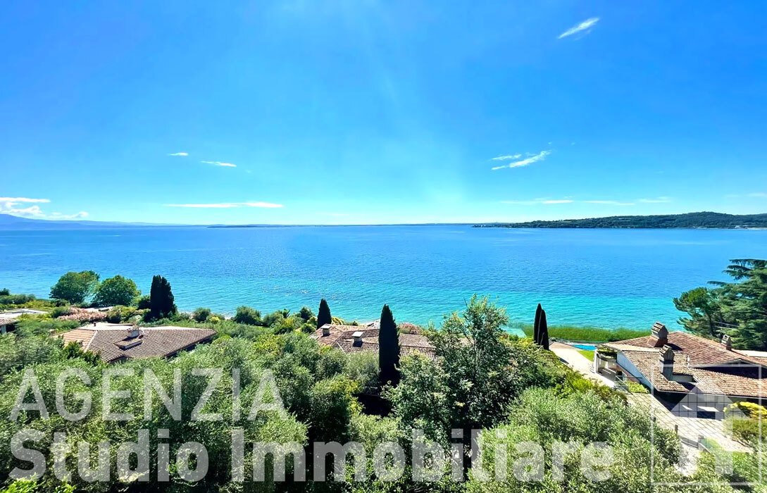 Villa in Padenghe sul Garda, Lombardy, Italy 2 - 16550482