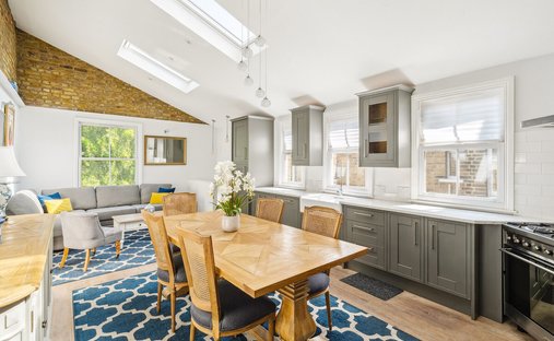 Apartment in Castelnau, Richmond Upon Thames, England 1