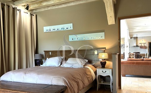 19th C. Chateau In The Vendée Suitable For Tourist Use