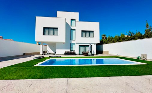Villa in San Fulgencio, Valencian Community, Spain 1