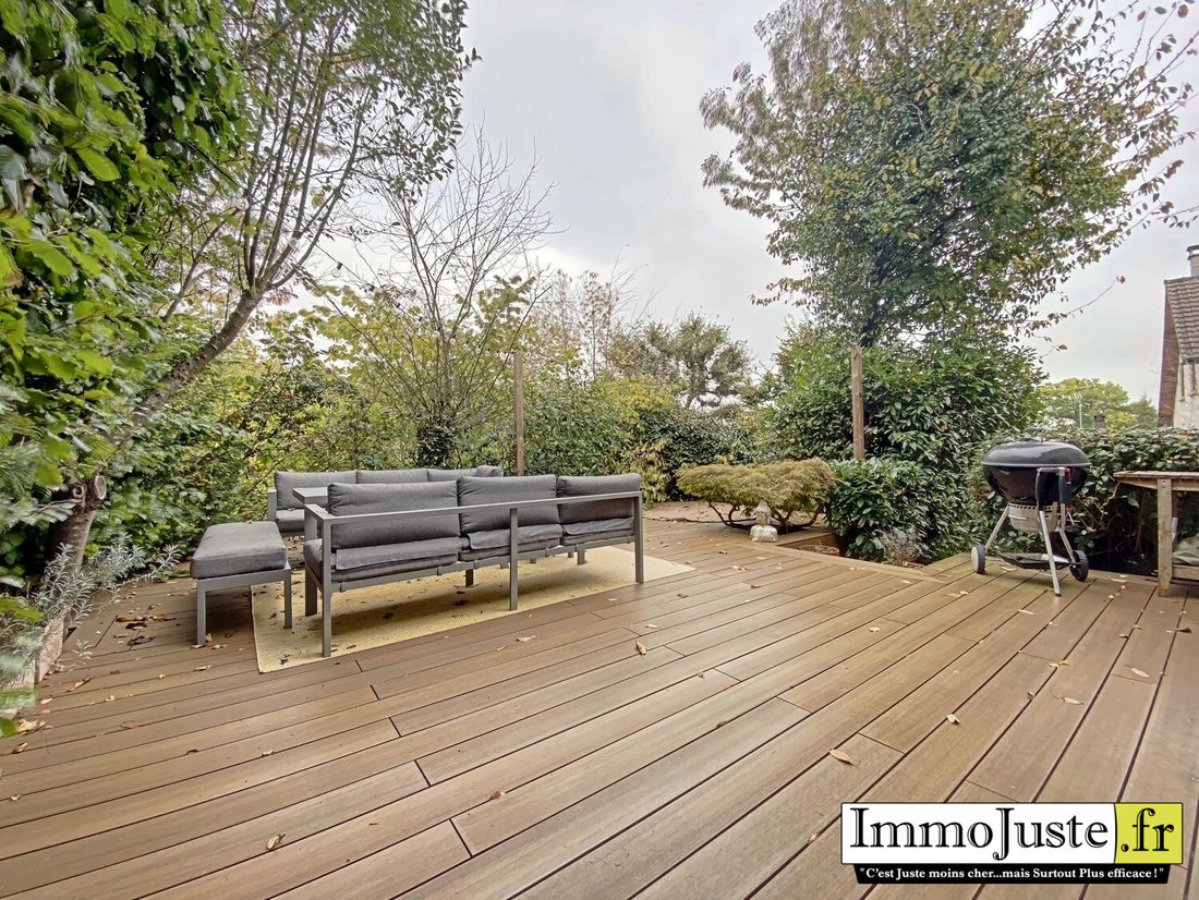 House in Le Mesnil-Saint-Denis, Ile-de-France, France 2 - 16549585