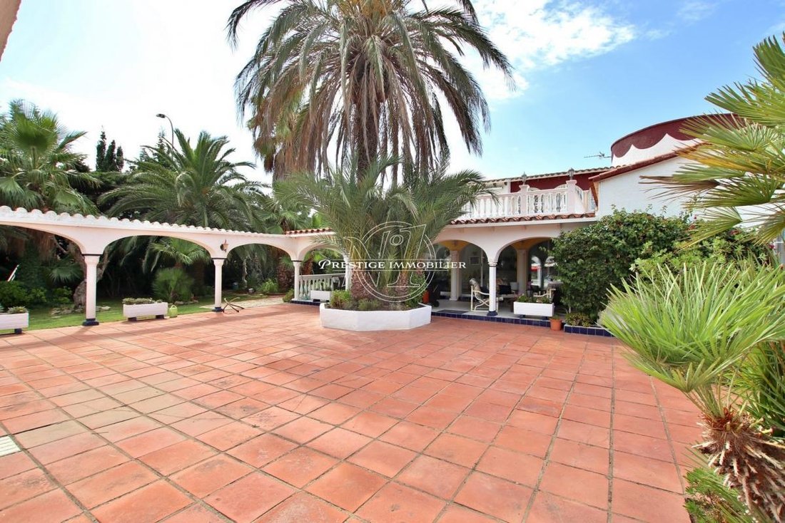 Villa in Empuriabrava, Catalonia, Spain 4 - 16544766