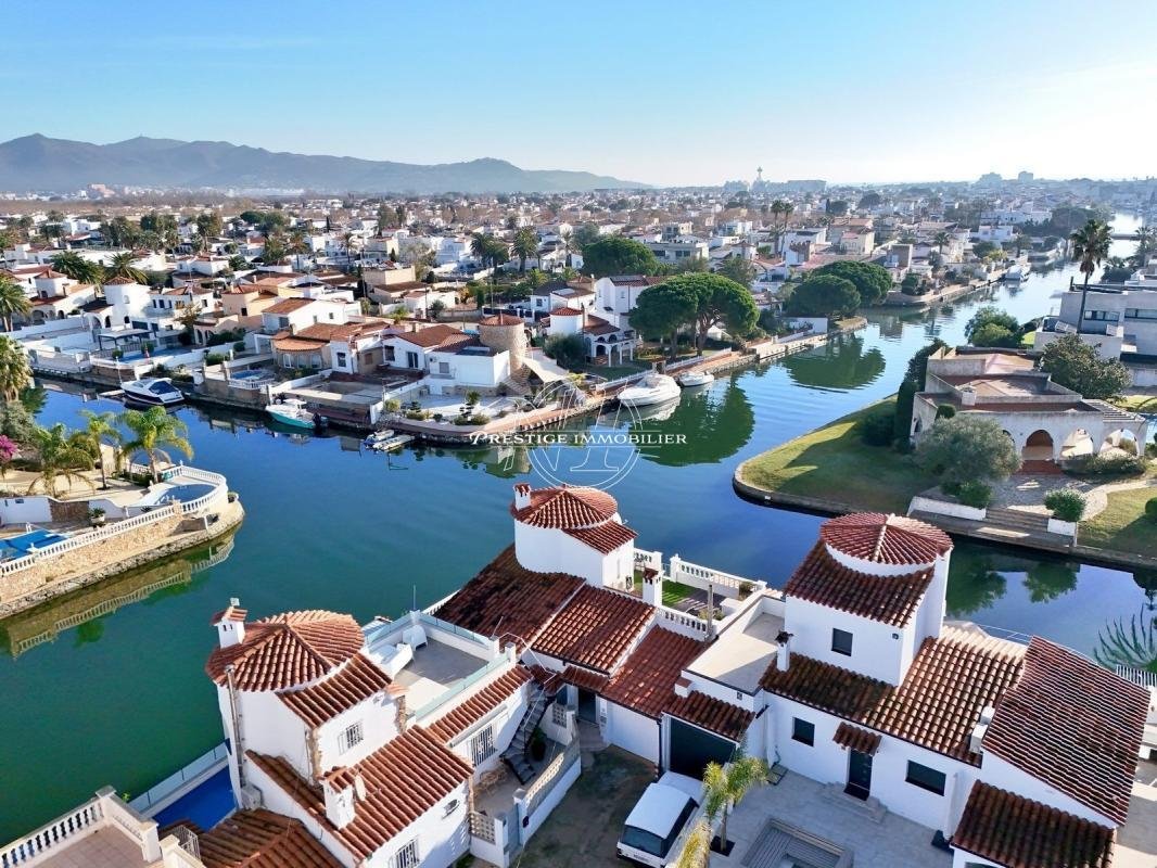 Villa in Empuriabrava, Catalonia, Spain 3 - 16544710