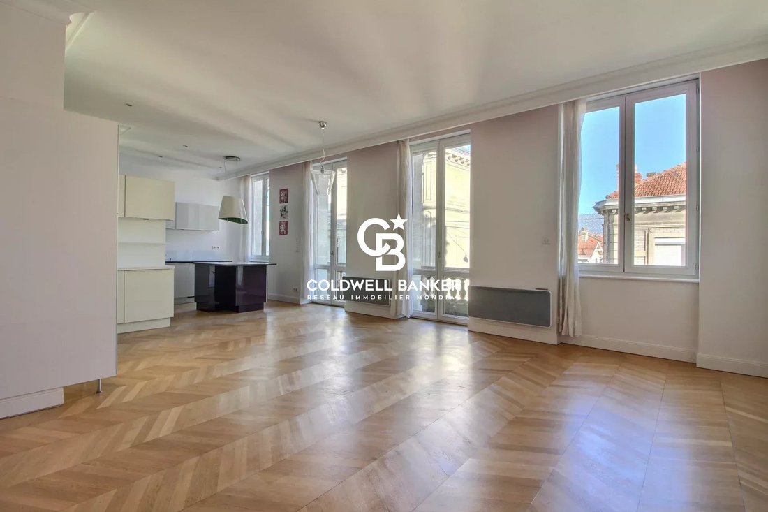 Apartment in Hôtel de Ville-Quinconce-Saint Seurin-Fondaudège, Bordeaux, France 2 - 16544839