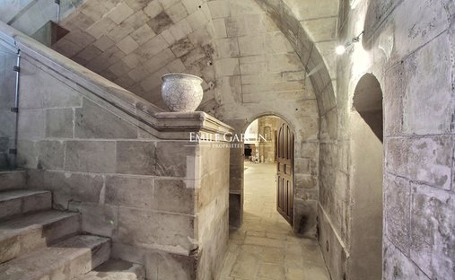 Castle for Sale in Auxerre, Bourgogne-Franche-Comté, France