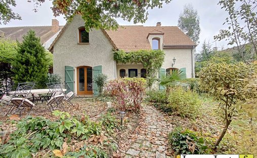 House in Les Essarts-le-Roi, Ile-de-France, France 1